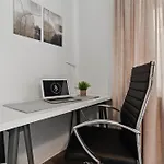 June Stilvolle Neue In - Zentral, Kostenfrei Parken, 2 Schlafzimmer Apartment *