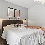 June Stilvolle Neue In - Zentral, Kostenfrei Parken, 2 Schlafzimmer *