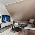 June Stilvolle Neue In - Zentral, Kostenfrei Parken, 2 Schlafzimmer Apartment Detmold