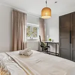 June Stilvolle Neue In - Zentral, Kostenfrei Parken, 2 Schlafzimmer *