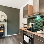 Apartment June Stilvolle Neue In - Zentral, Kostenfrei Parken, 2 Schlafzimmer *