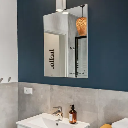 June I Design Highlight Mit Cafe Bar Apartment *