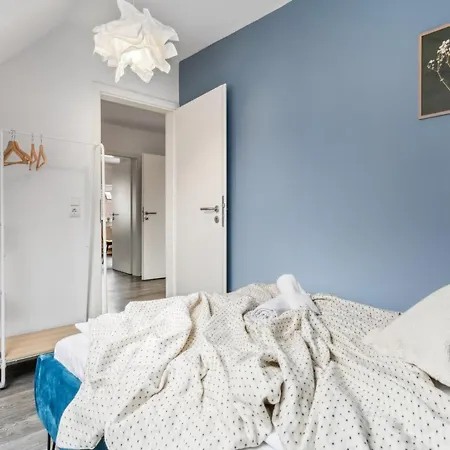 Apartment June I Design Highlight Mit Cafe Bar *