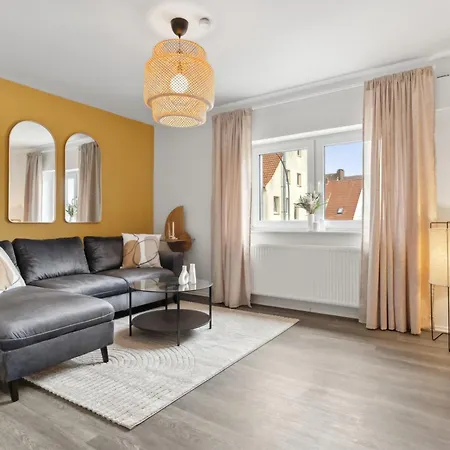 June Stilvolle Neue In - Zentral, Kostenfrei Parken, 2 Schlafzimmer * דטמולד