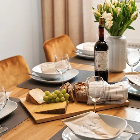 June Stilvolle Neue In - Zentral, Kostenfrei Parken, 2 Schlafzimmer *