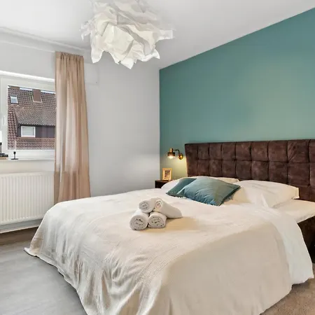 June Stilvolle Neue In - Zentral, Kostenfrei Parken, 2 Schlafzimmer