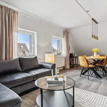 June Stilvolle Neue In - Zentral, Kostenfrei Parken, 2 Schlafzimmer Detmold