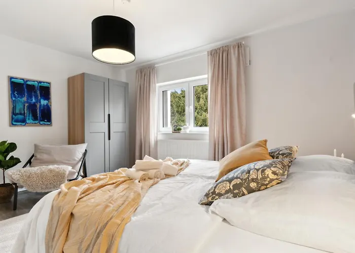 June Stilvolle Neue In - Zentral, Kostenfrei Parken, 2 Schlafzimmer Apartamento Detmold