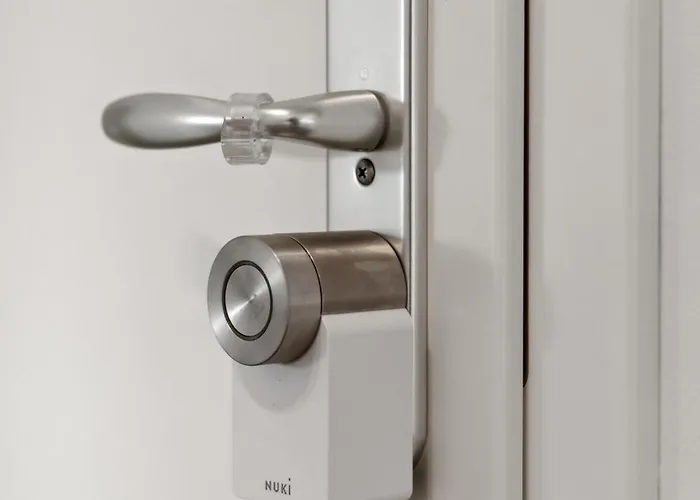 June Stilvolle Neue In - Zentral, Kostenfrei Parken, 2 Schlafzimmer Detmold