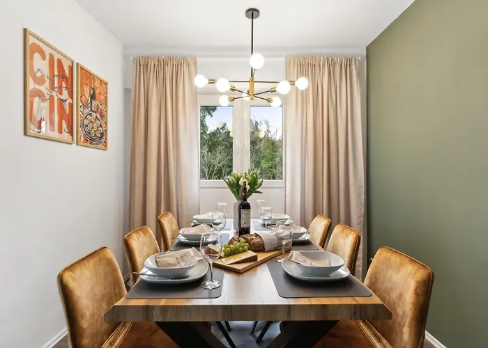 June Stilvolle Neue In - Zentral, Kostenfrei Parken, 2 Schlafzimmer