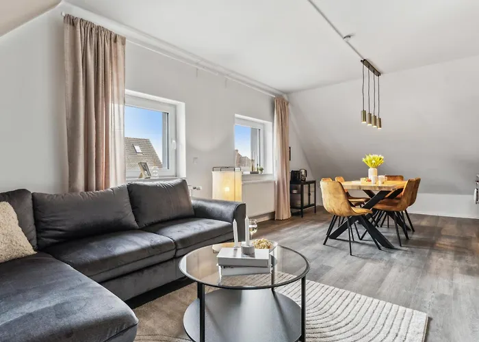 June Stilvolle Neue In - Zentral, Kostenfrei Parken, 2 Schlafzimmer Detmold
