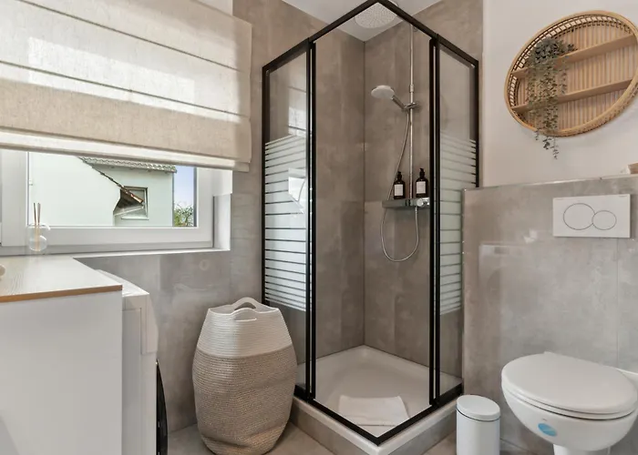 June Stilvolle Neue In - Zentral, Kostenfrei Parken, 2 Schlafzimmer *